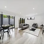 Executive Apartments In Bermondsey Free Wifi & Aircon By City Stay Aparts London
